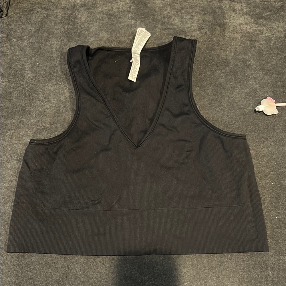 Athleta Black Sleeveless Crop Tank Top